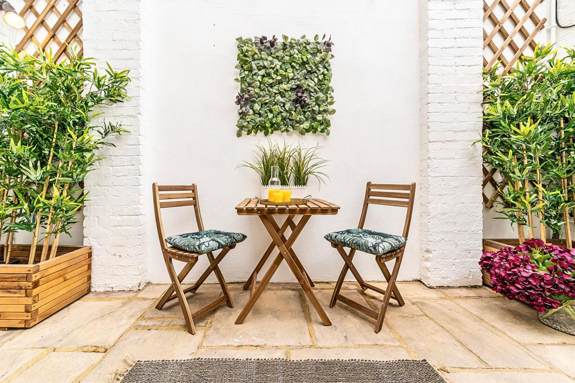Secret Kensington Garden Mews: Spacious 2-Bedroom House with Private Patio London Exterior photo