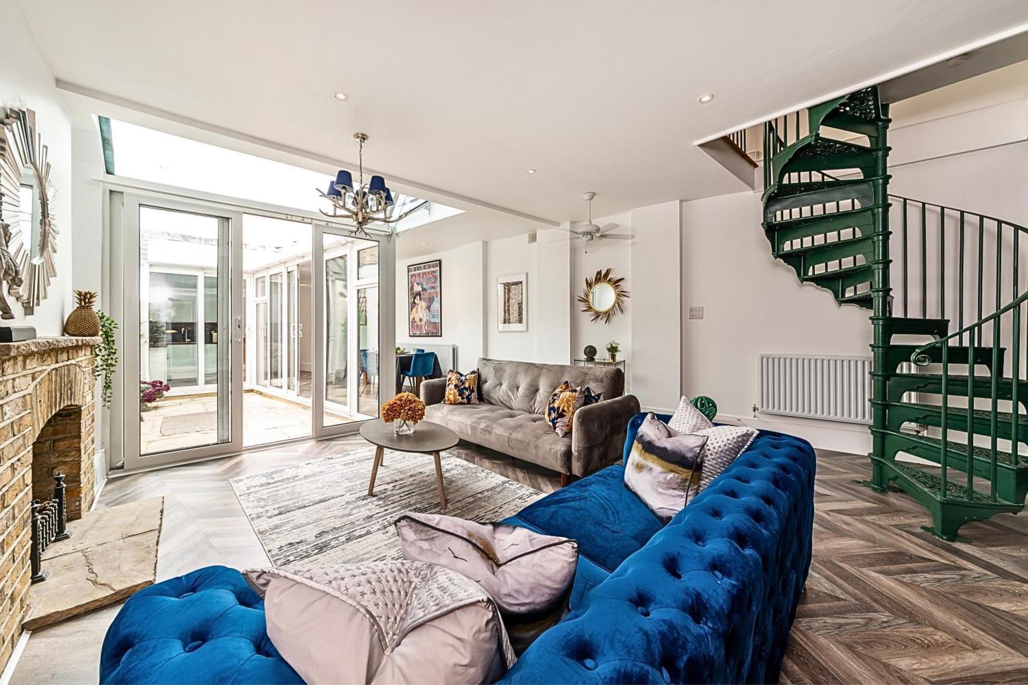 Secret Kensington Garden Mews: Spacious 2-Bedroom House with Private Patio London Exterior photo