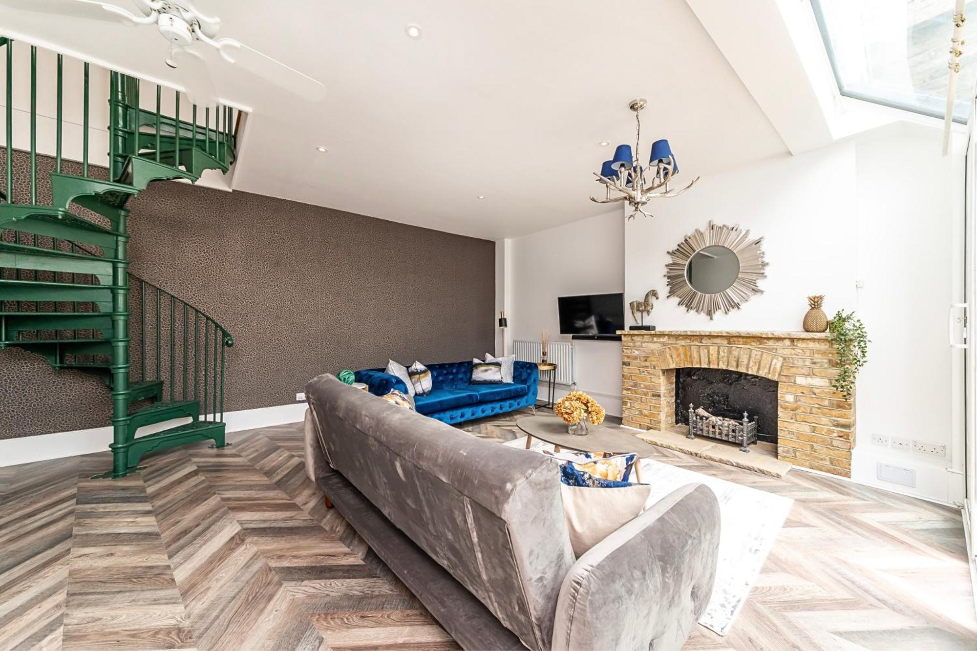 Secret Kensington Garden Mews: Spacious 2-Bedroom House with Private Patio London Exterior photo